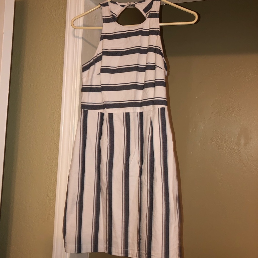 Women’s dress